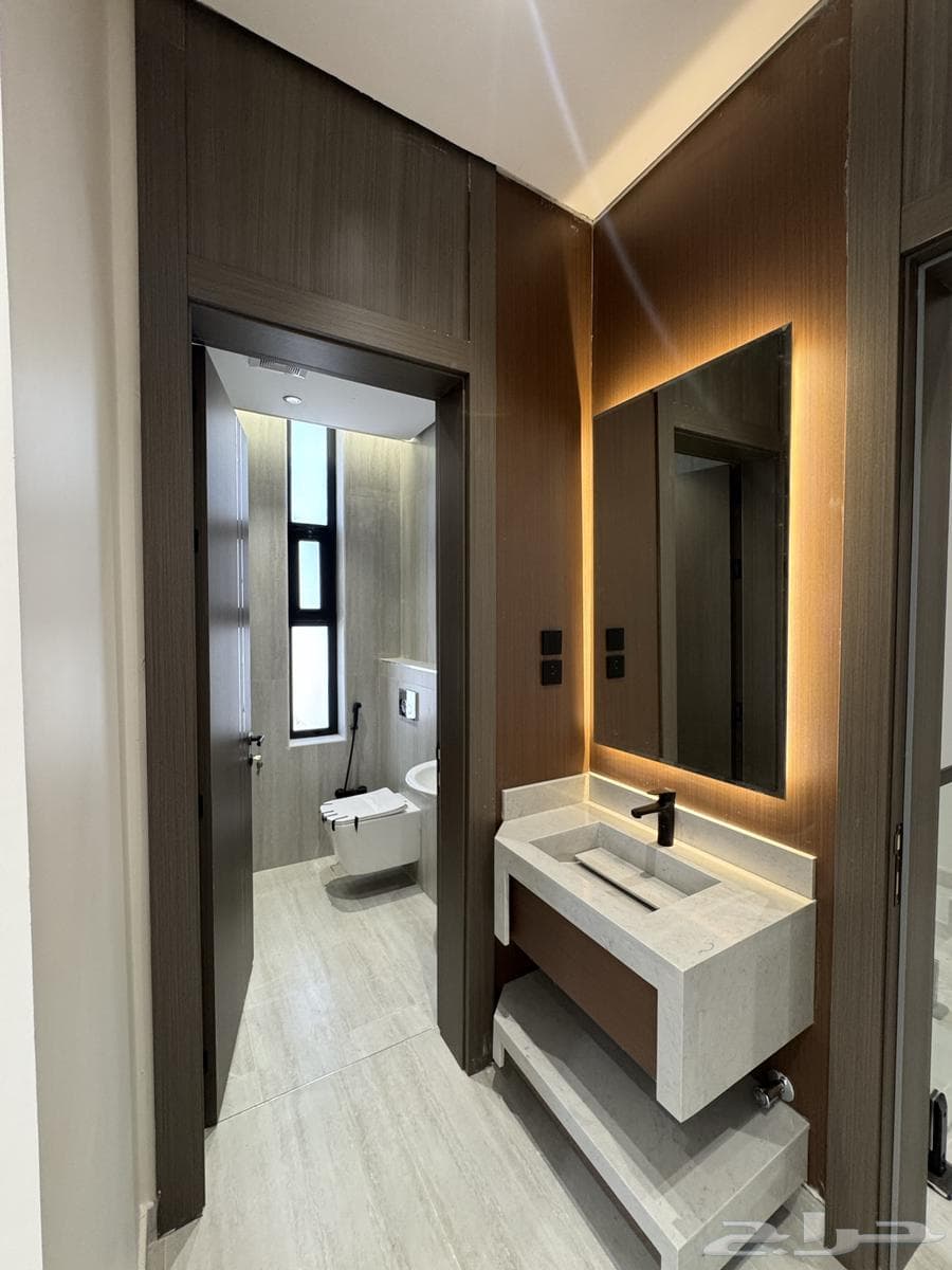 شقة 4 غرف في ضاحية الملك فهد 12