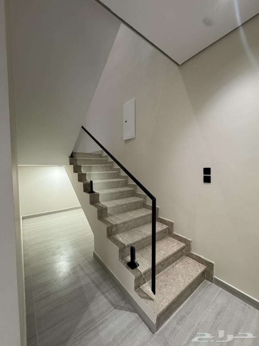 شقة 4 غرف في ضاحية الملك فهد 19