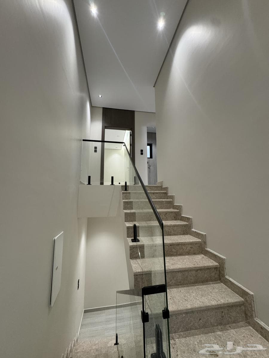 شقة 4 غرف في ضاحية الملك فهد 21