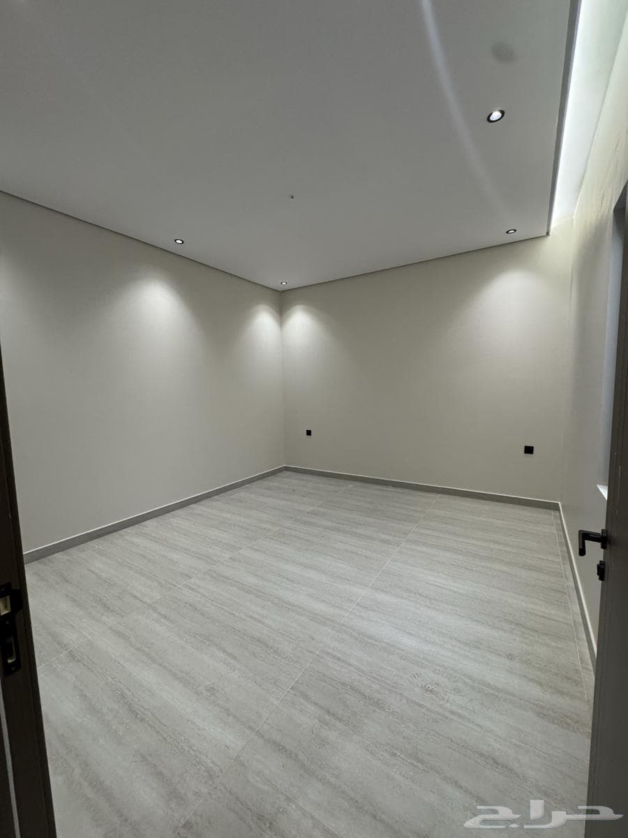 شقة 4 غرف في ضاحية الملك فهد 22