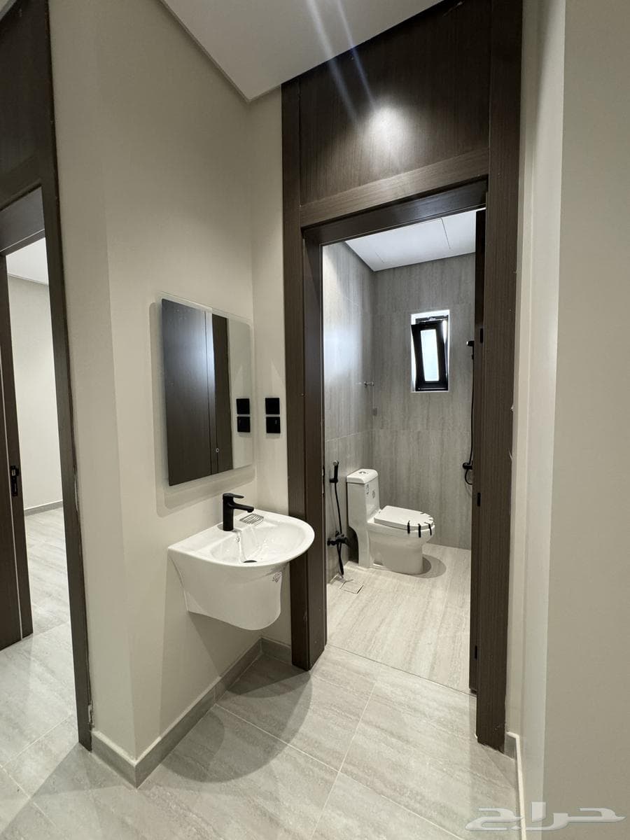 شقة 4 غرف في ضاحية الملك فهد 24