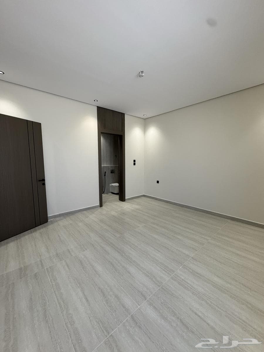 شقة 4 غرف في ضاحية الملك فهد 26