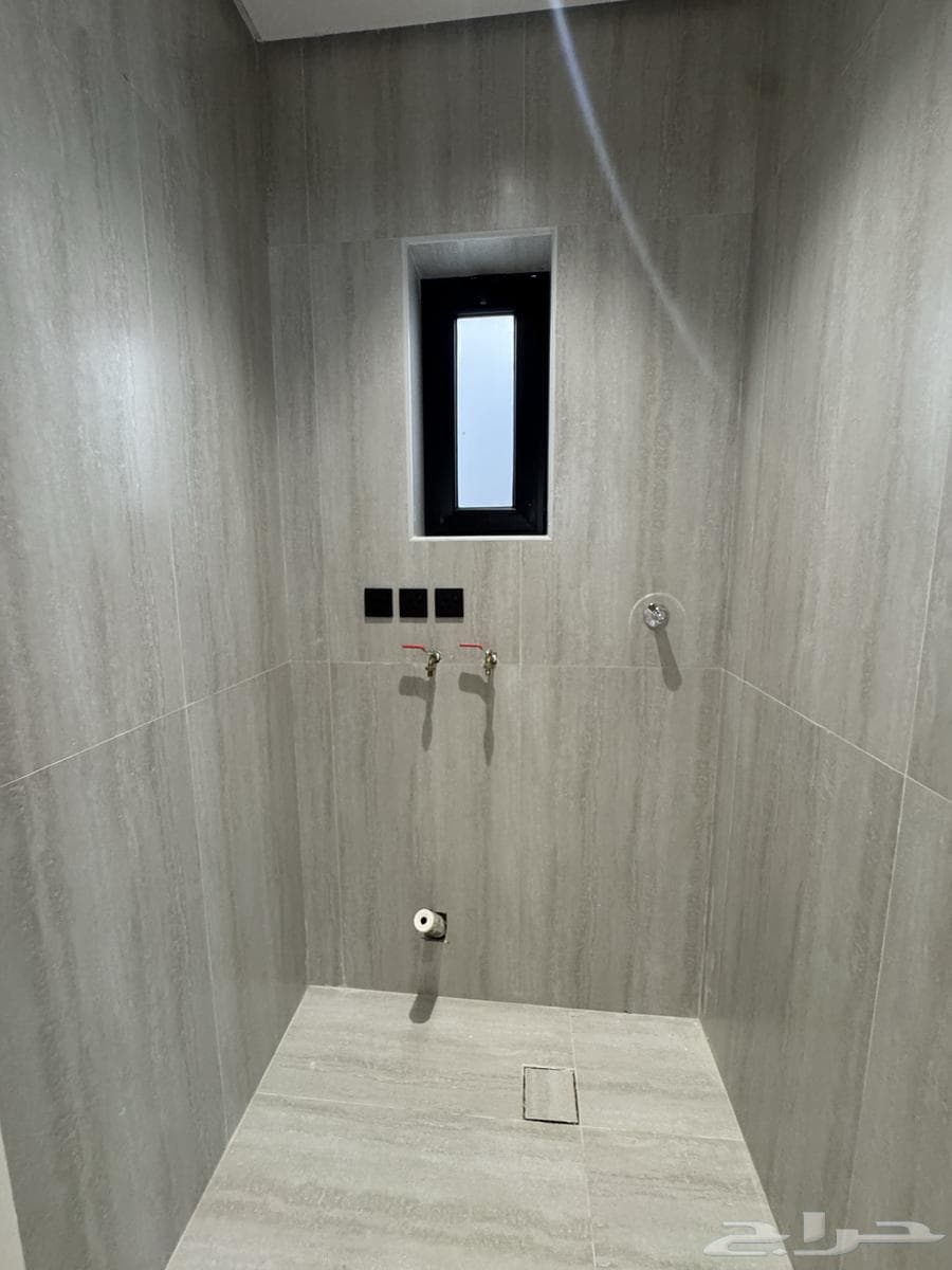 شقة 4 غرف في ضاحية الملك فهد 27