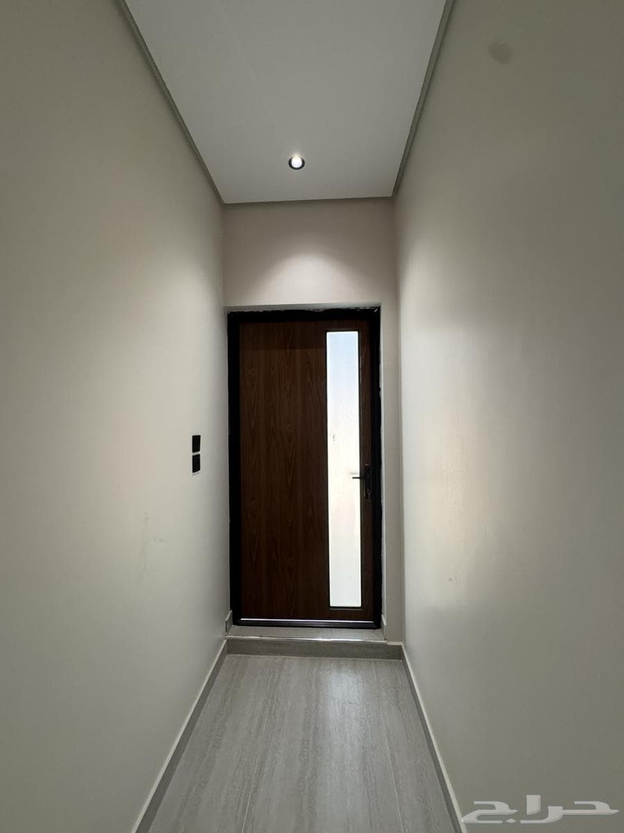 شقة 4 غرف في ضاحية الملك فهد 28