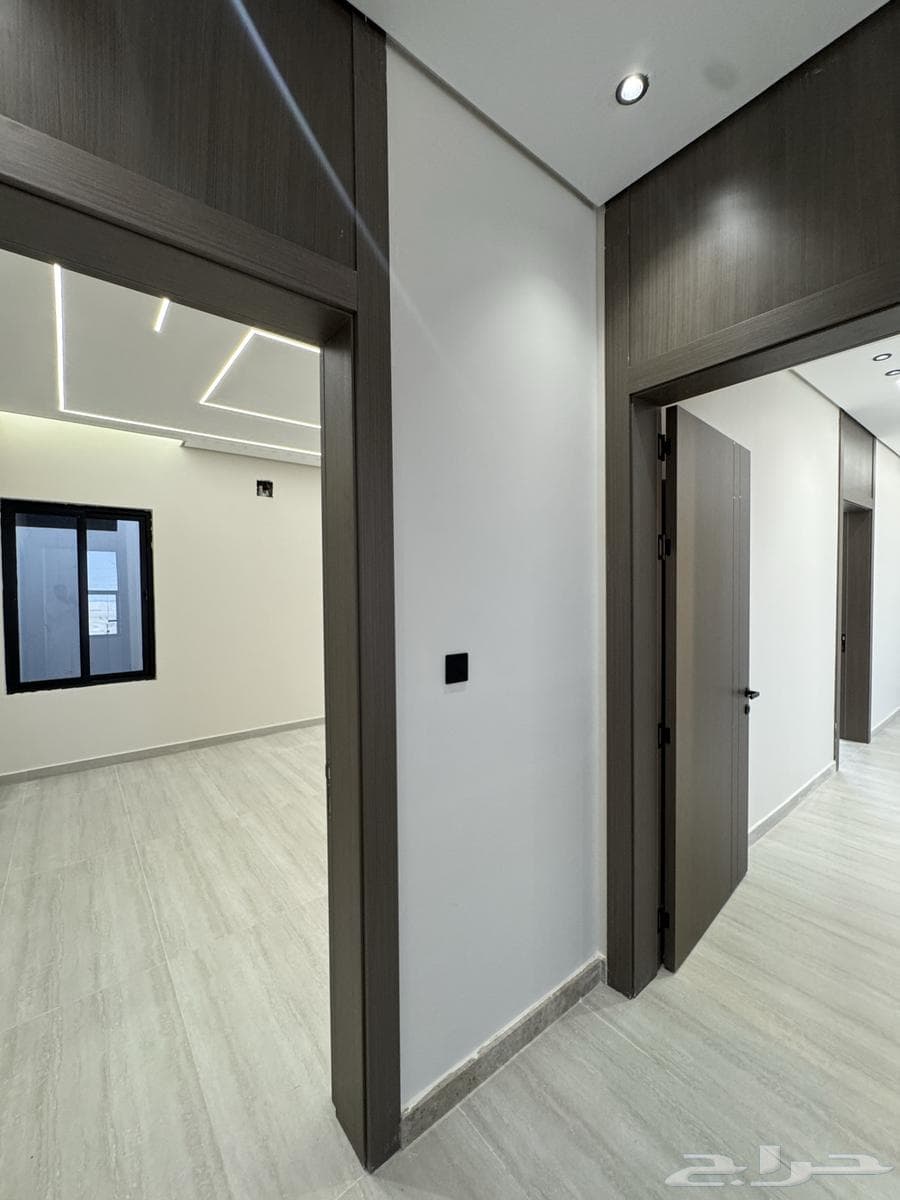 شقة 4 غرف في ضاحية الملك فهد 10