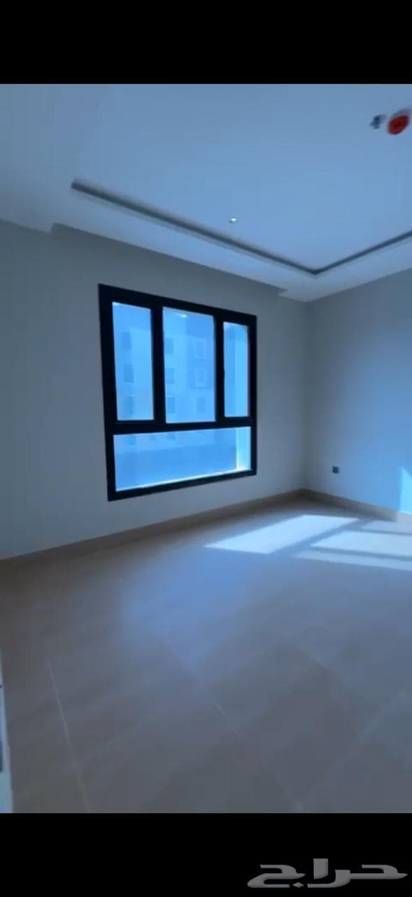 شقة 4 غرف في الحمرا 1