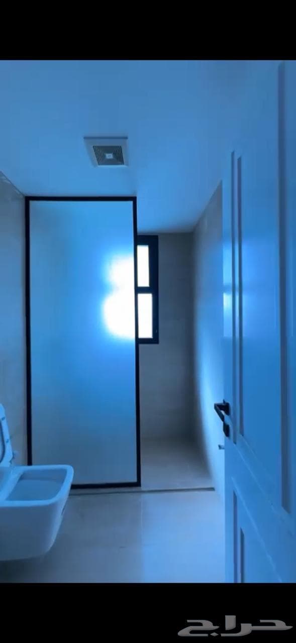 شقة 4 غرف في الحمرا 2