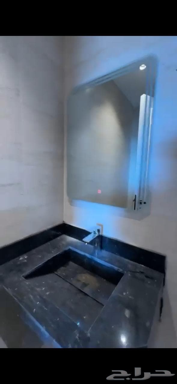 شقة 4 غرف في الحمرا 6