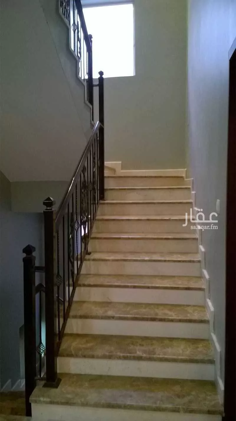 فيلا 6 غرف في الشعلة 9