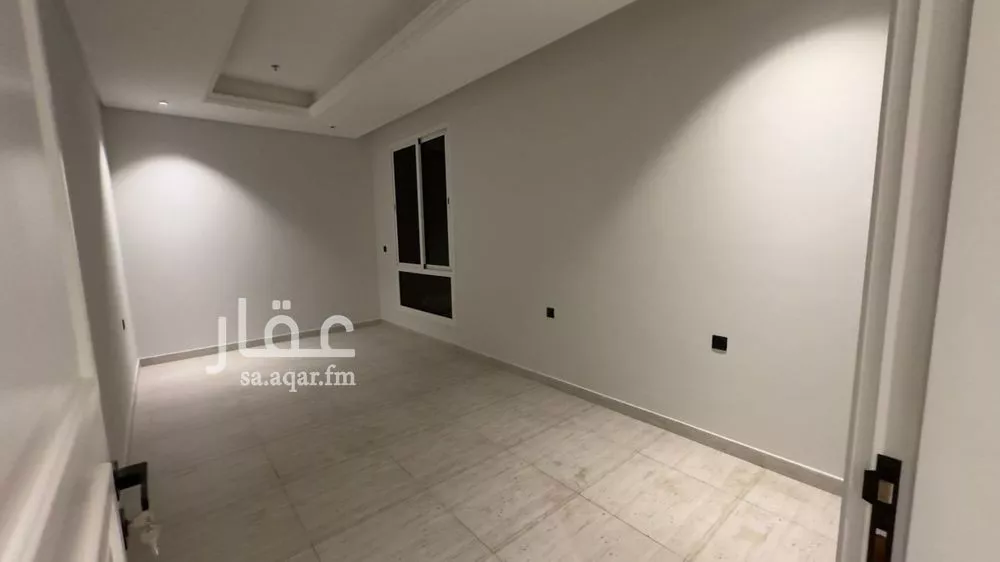 شقة 3 غرف في الملقا 15