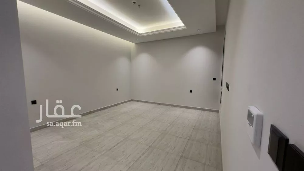 شقة 3 غرف في الملقا 4