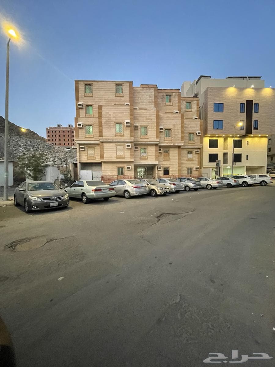 5 bedroom apartment in Batha Quraysh 1