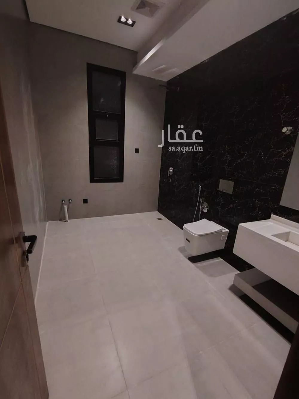 فيلا 4 غرف في المونسية 8