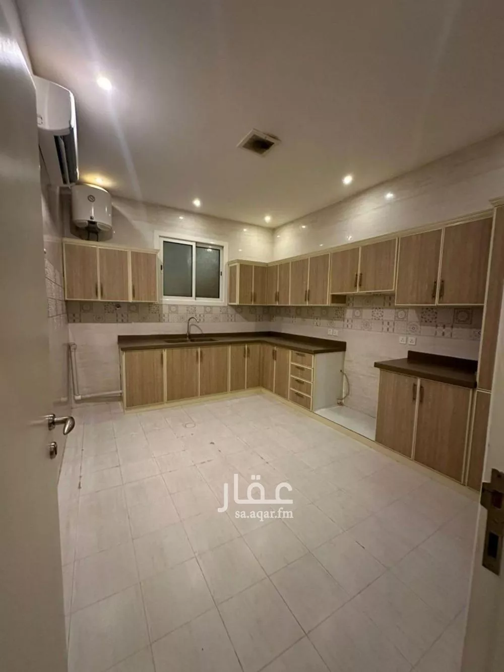 3 bedroom floor in Al Aridh 1
