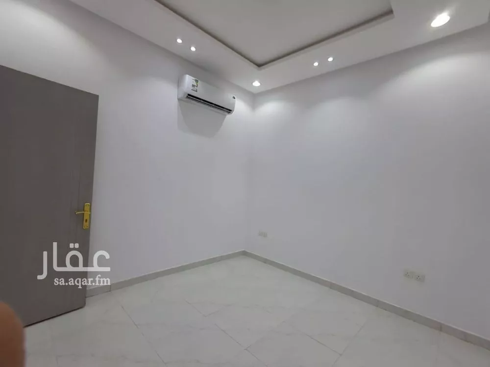 شقة 4 غرف في الرمال 4