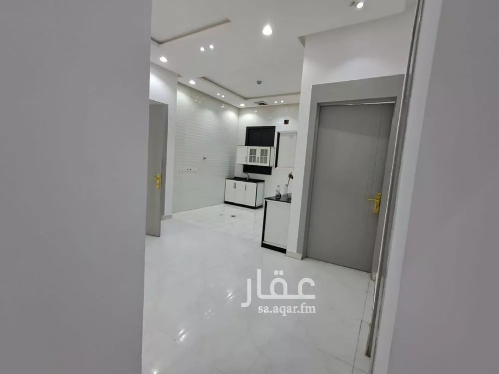 شقة 4 غرف في الرمال 7