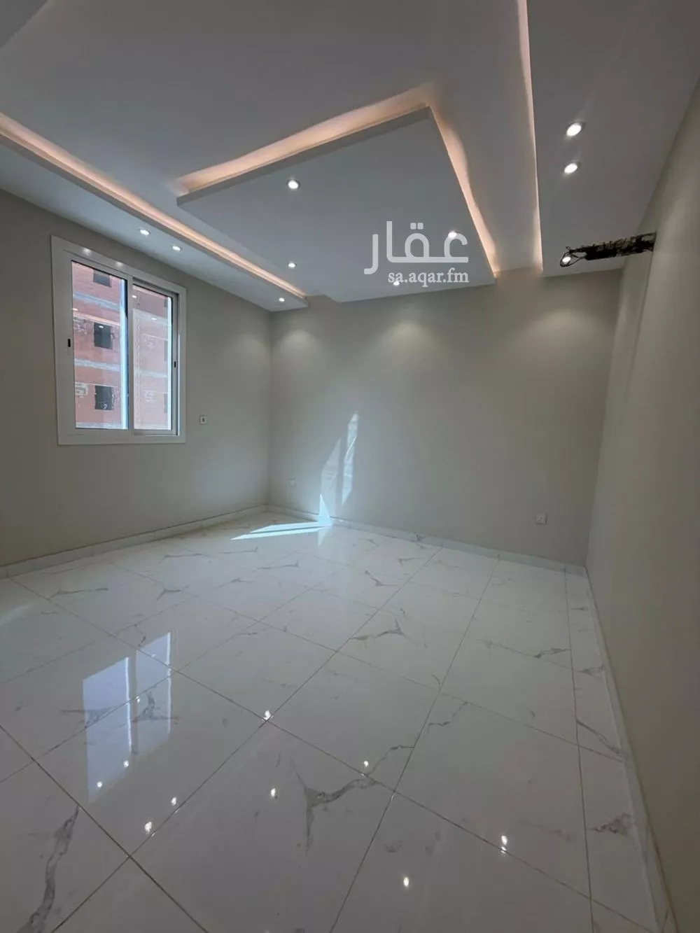 شقة 5 غرف في الصفا 8