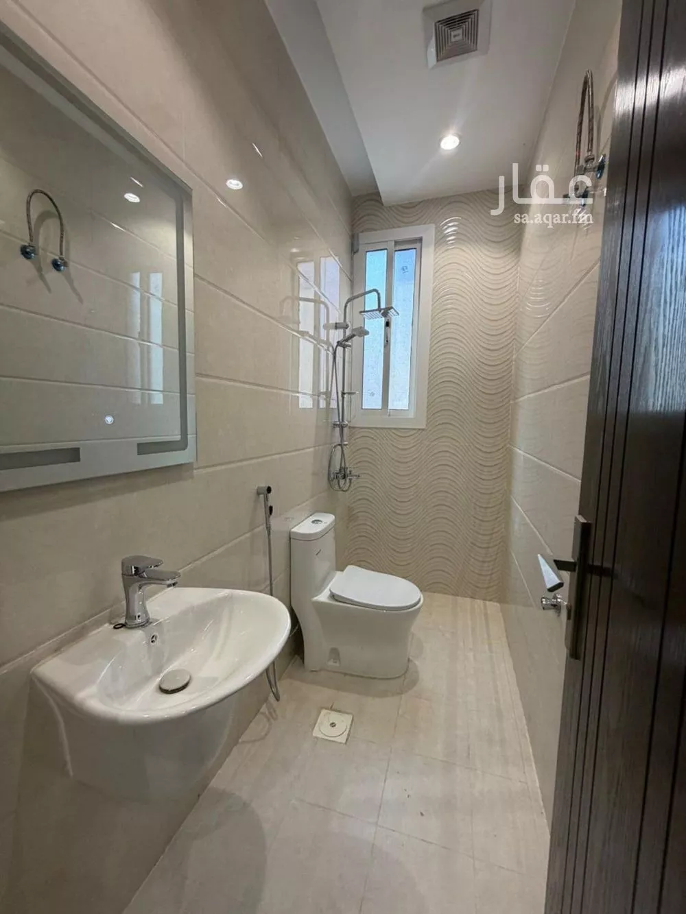 شقة 5 غرف في الصفا 9