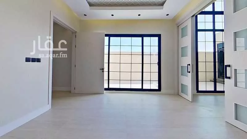 فيلا 6 غرف في الشراع 8