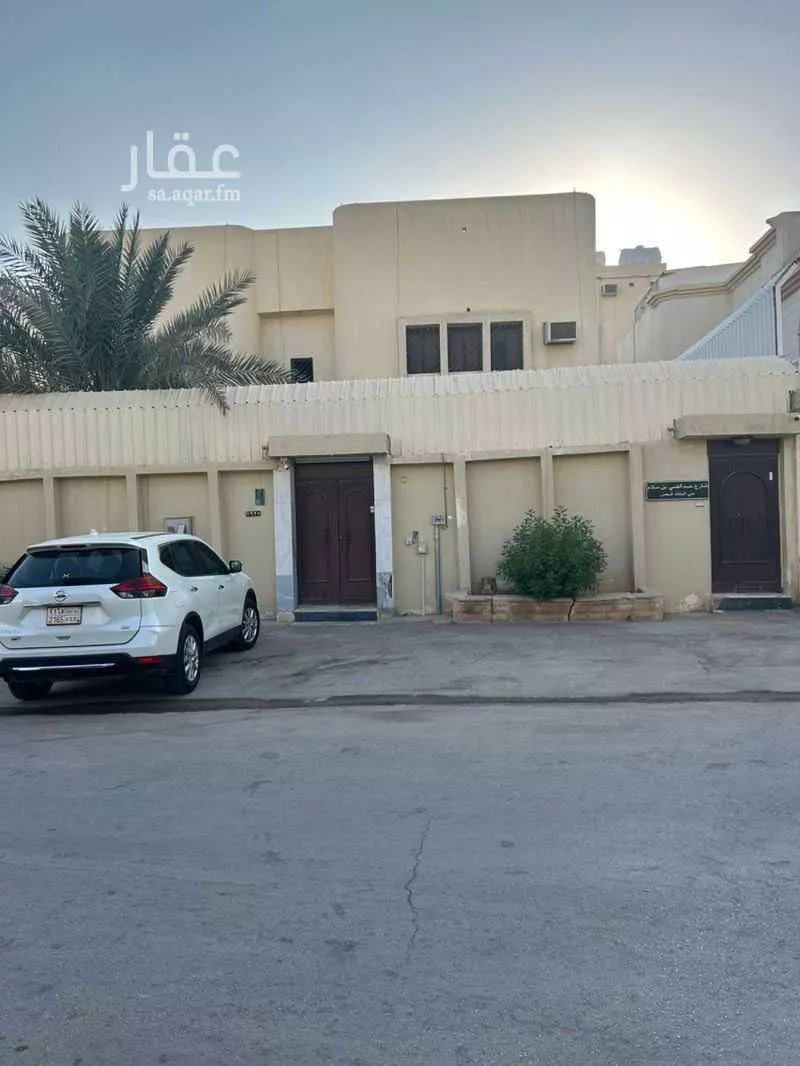 فيلا 9 غرف في الملك فيصل 1