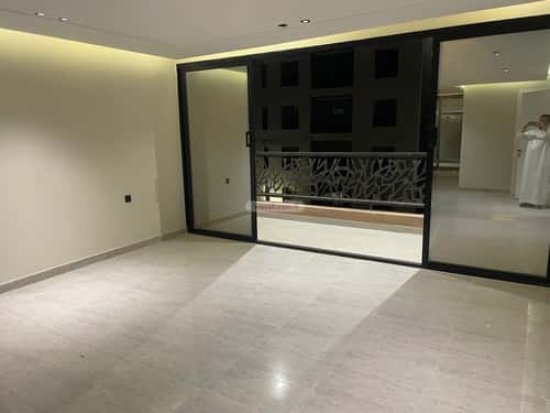 شقة  في الحمرا 11