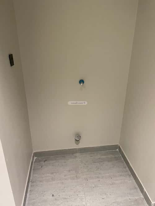 شقة  في الحمرا 12