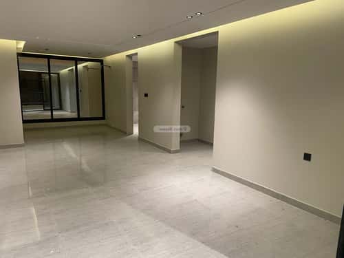 شقة  في الحمرا 13