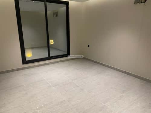 شقة  في الحمرا 16