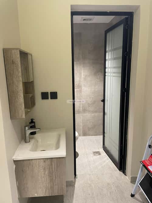 شقة  في الحمرا 4