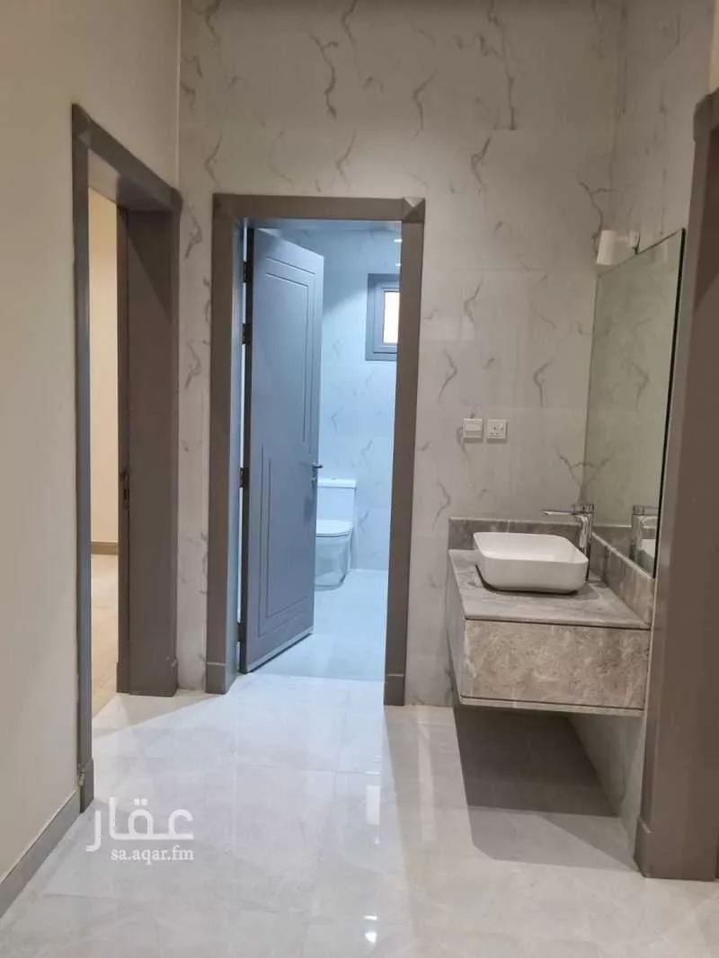 شقة 5 غرف في عرقة 11