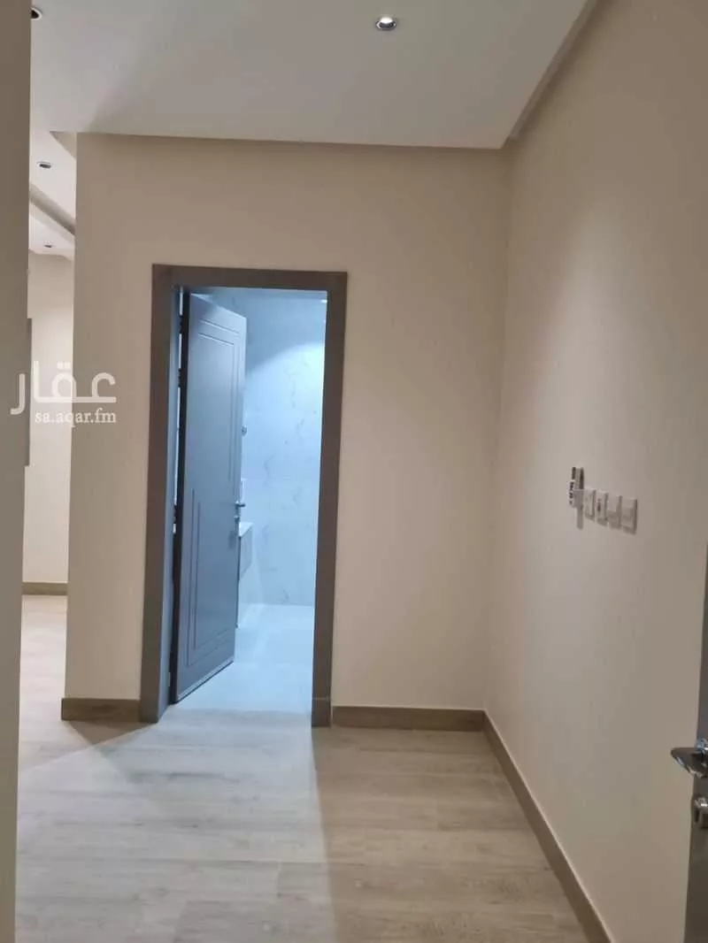 شقة 5 غرف في عرقة 16