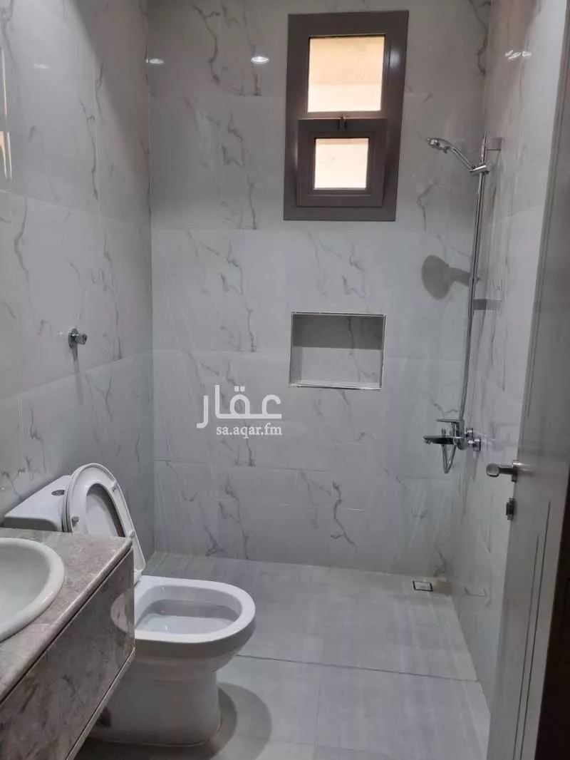 شقة 5 غرف في عرقة 18