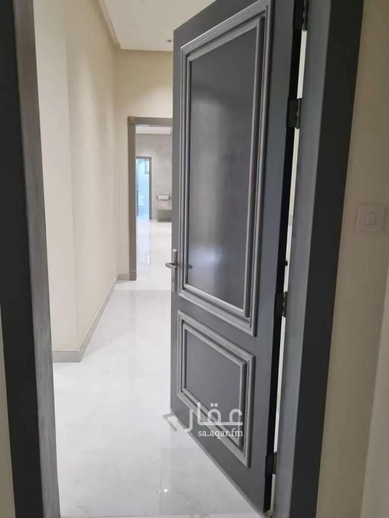 شقة 5 غرف في عرقة 5