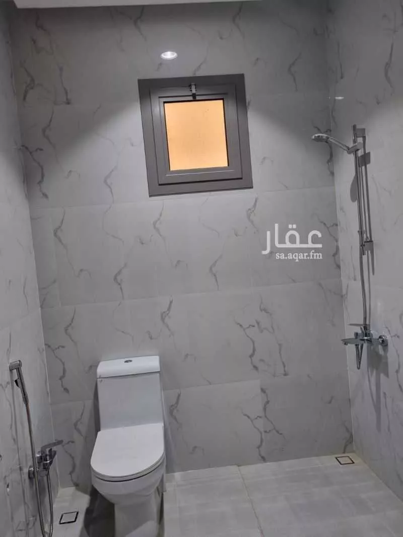 شقة 5 غرف في عرقة 7