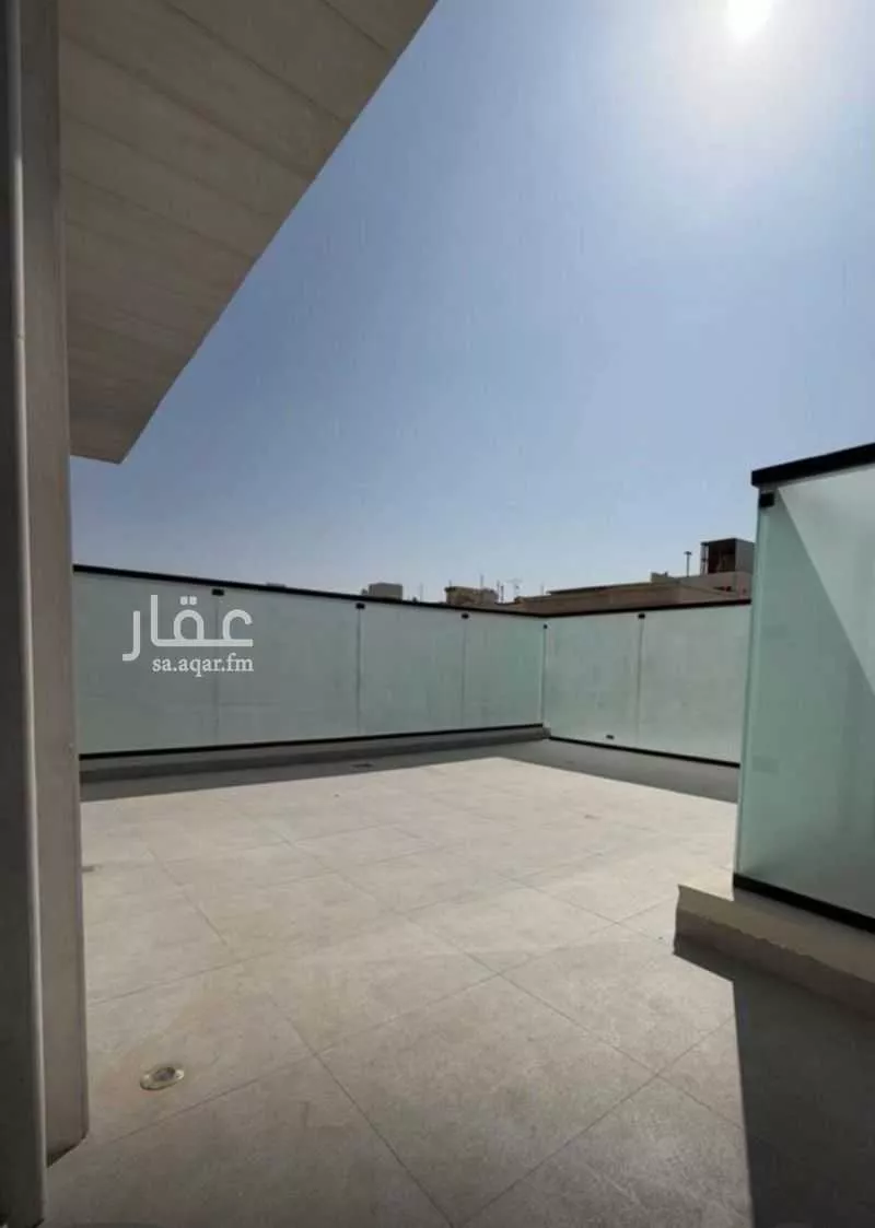 فيلا 11 غرف في الملك فهد 4