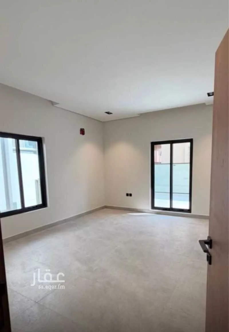 فيلا 11 غرف في الملك فهد 5