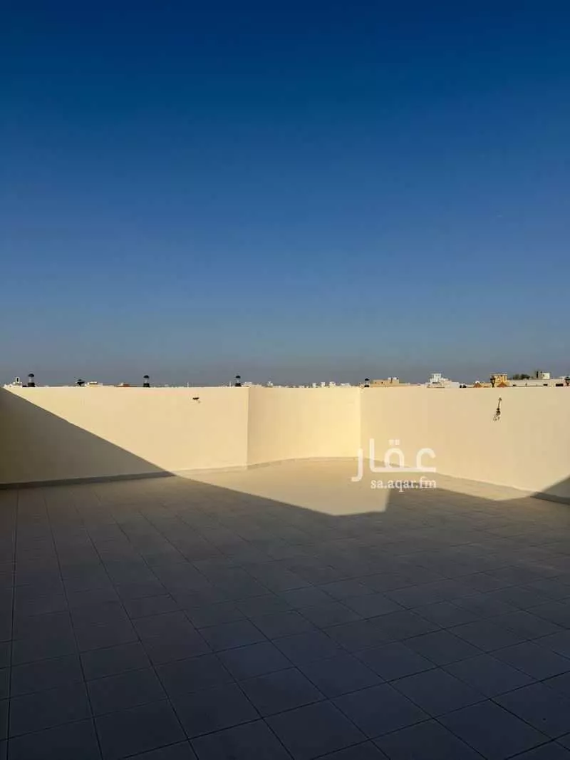 فيلا 7 غرف في طيبة 1