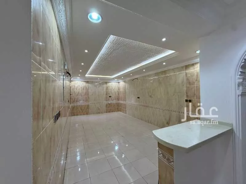 فيلا 7 غرف في طيبة 3