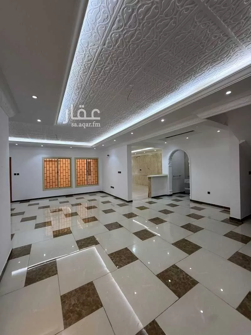 فيلا 7 غرف في طيبة 6