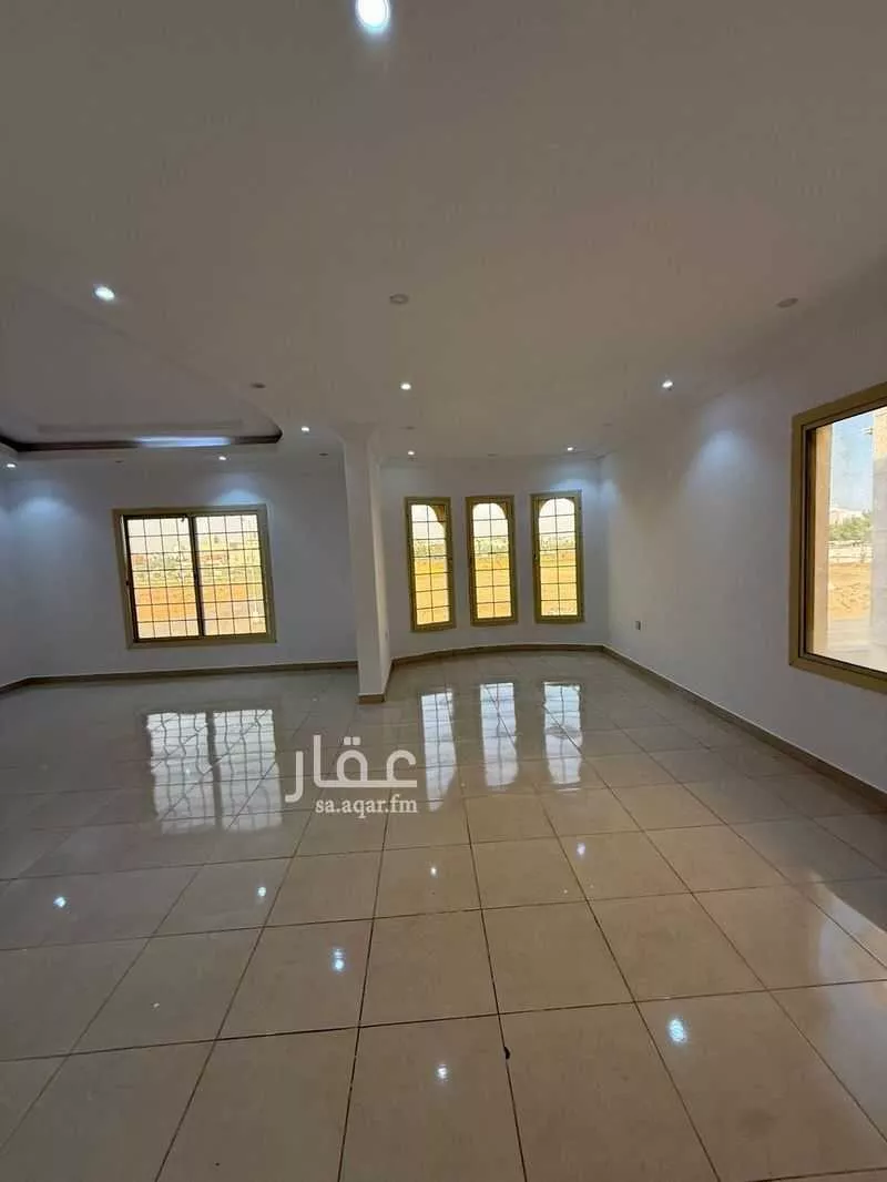 فيلا 7 غرف في طيبة 7