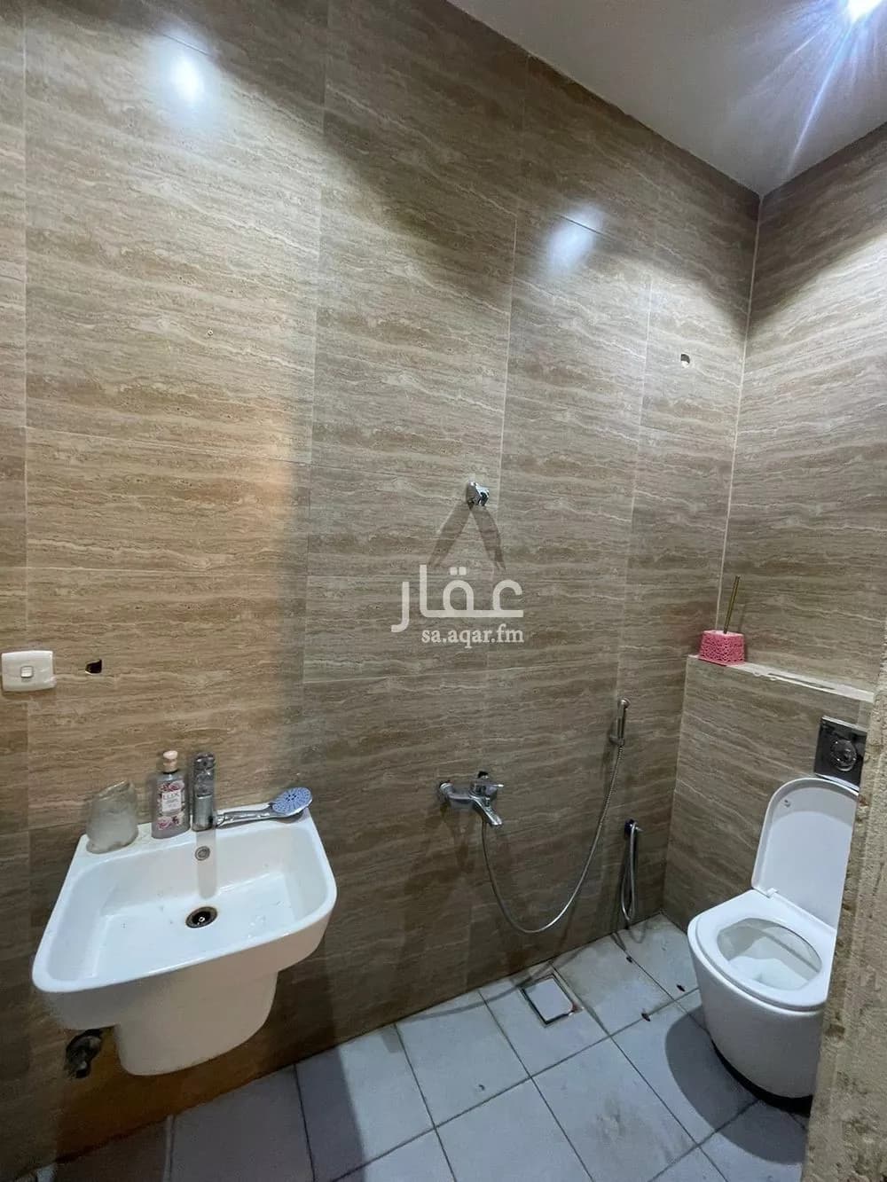 محل 450 م² في المصيف 5