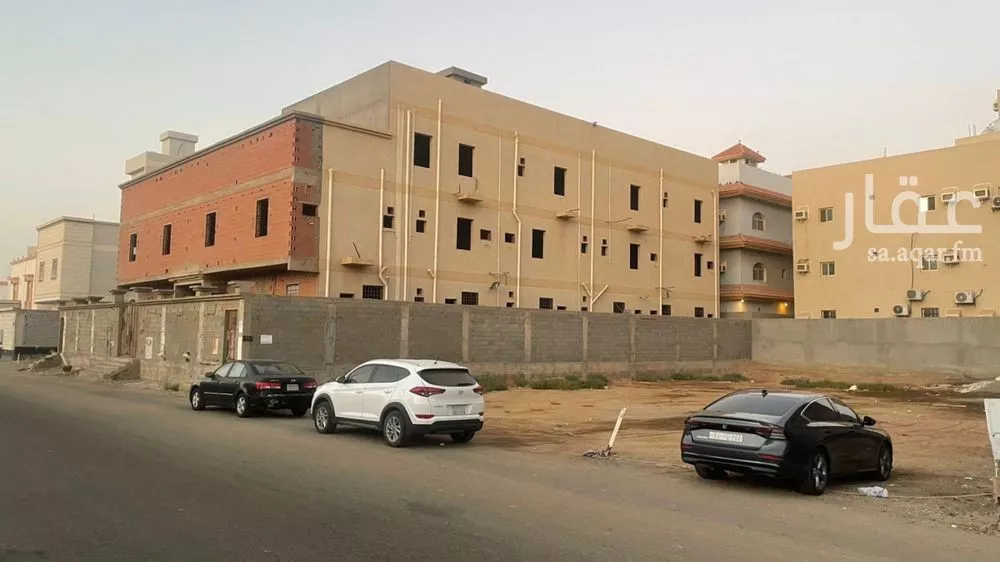 900 sqm building in Al Bashaer 1