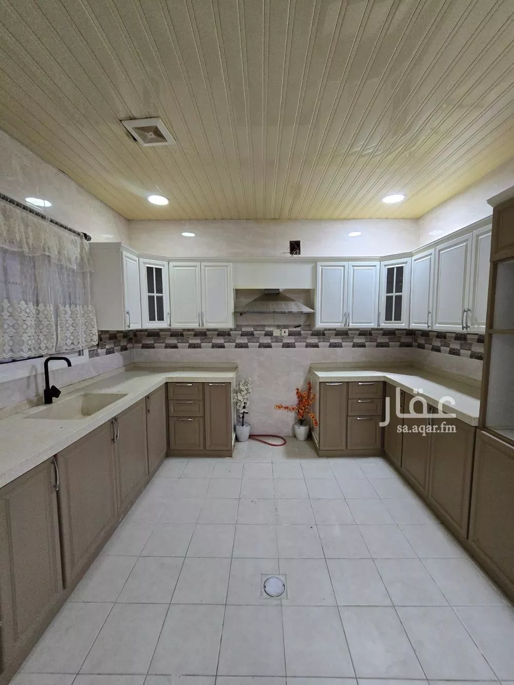 فيلا 6 غرف في ضاحية الملك فهد 12