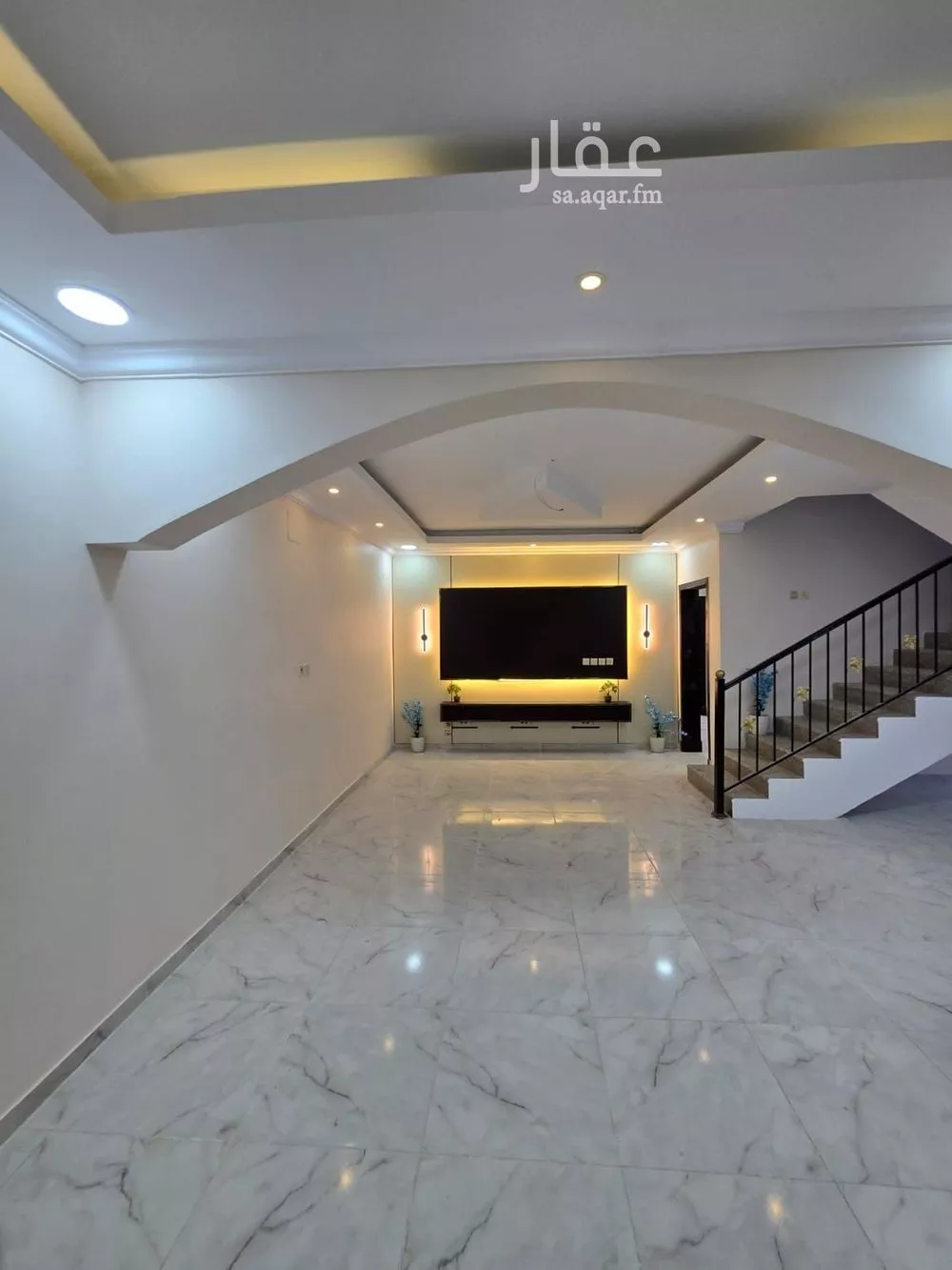 فيلا 6 غرف في ضاحية الملك فهد 10