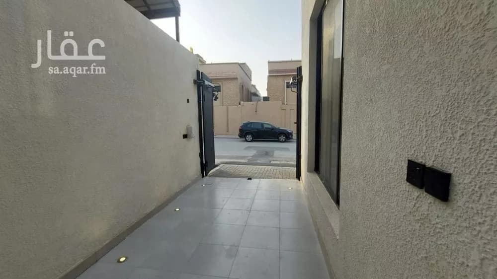 3 bedroom floor in As Suwaidi 4