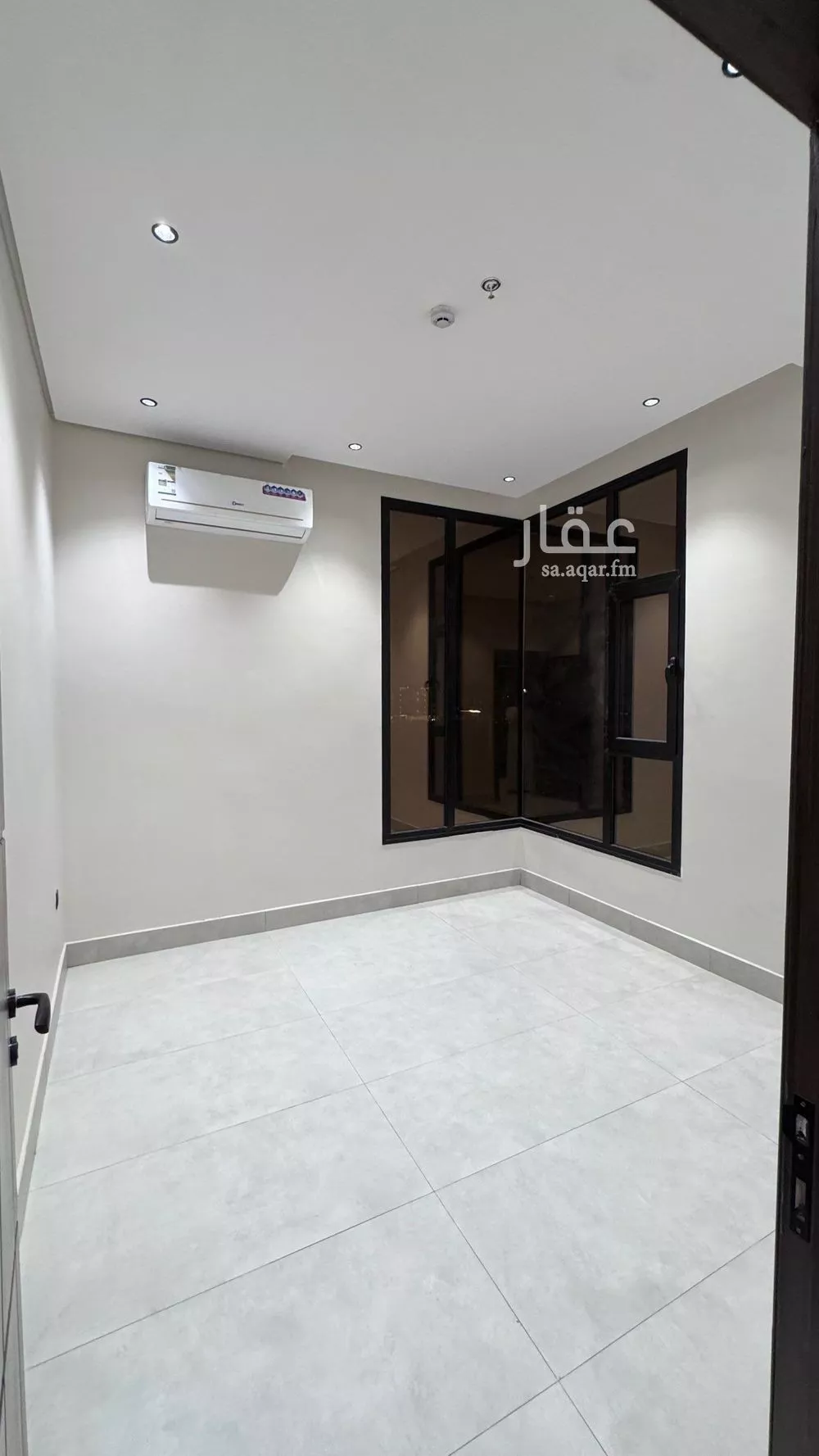 شقة 4 غرف في الحمرا 14