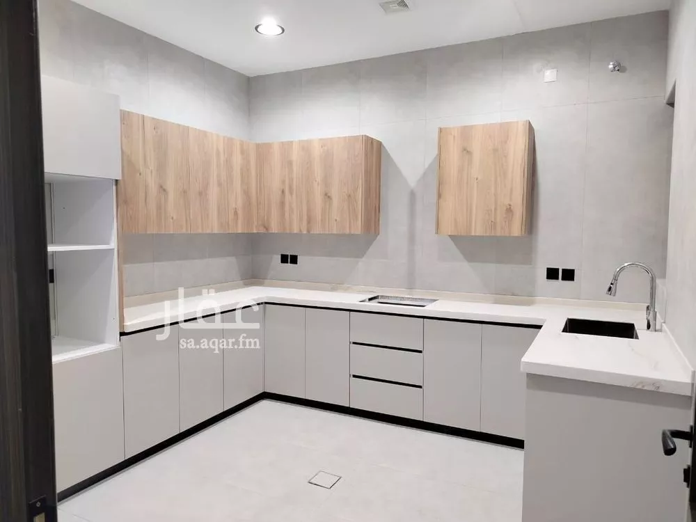 4 bedroom apartment in Al Hamra 13