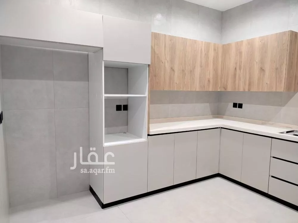 4 bedroom apartment in Al Hamra 5