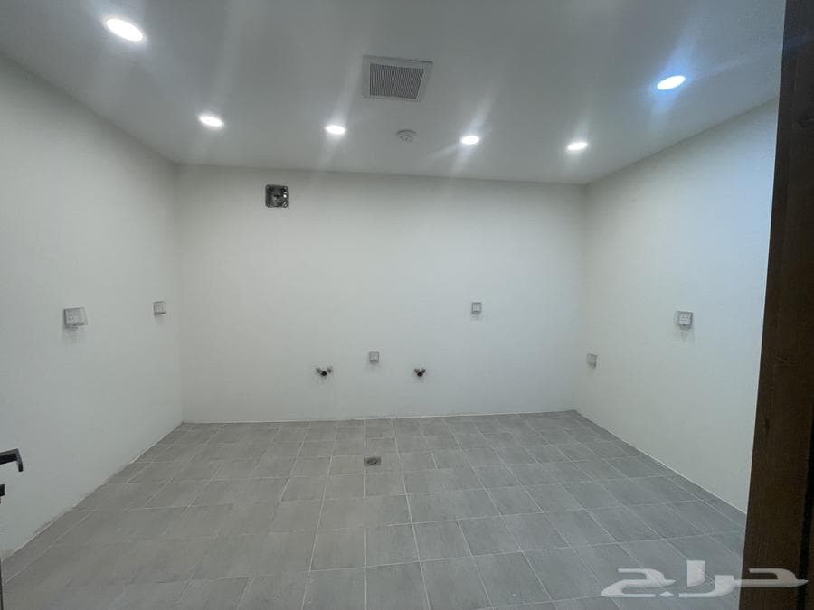 3 bedroom villa in Al Janadriyah 13