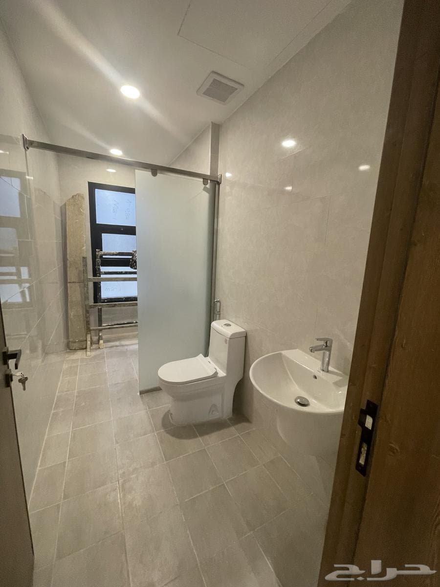 3 bedroom villa in Al Janadriyah 30